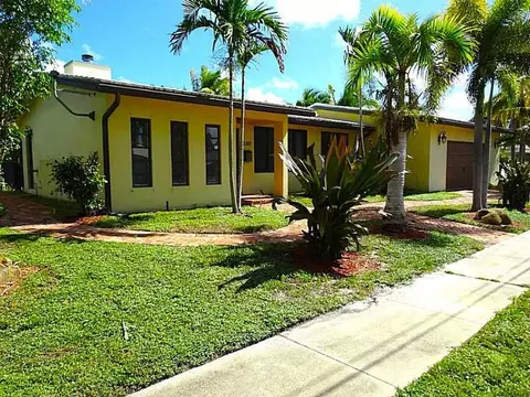 200 SE 9th Ct, Pompano Beach, FL 33060 photo 1