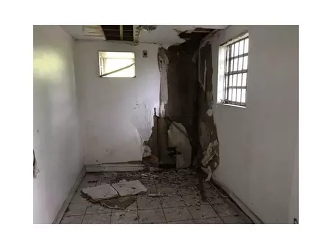 Undisclosed, Miami, FL 33138 photo 1