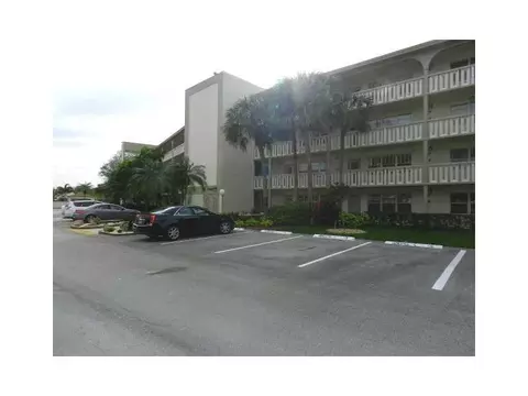2002 Granada #E3, Coconut Creek, FL 33066 photo 1