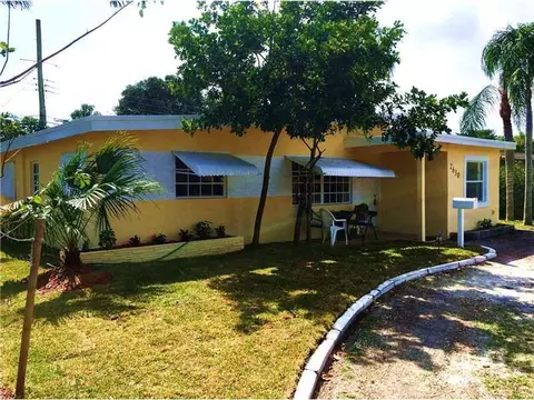 2630 NE 19th St, Pompano Beach, FL 33062 photo 1