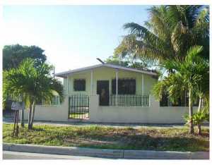 442 E 45 St, Hialeah, FL 33013 photo 1