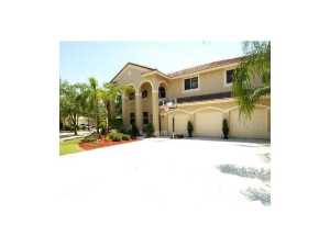 992 Crestview Cir, Fort Lauderdale, FL 33327 photo 1
