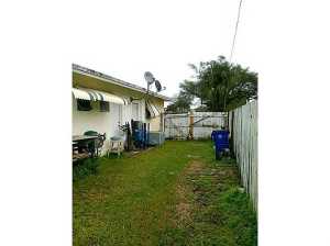 701 Maple Dr, Pompano Beach, FL 33063 photo 1