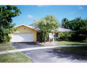 121 St Cloud Ln, Boca Raton, FL 33431 photo 1