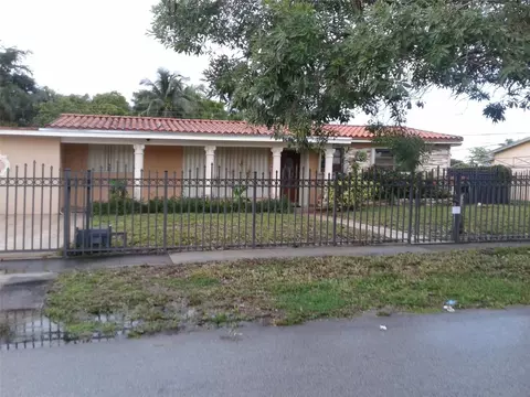 825 W 70th Pl, Hialeah, FL 33014 photo 1