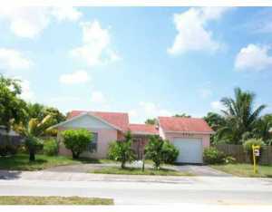 5720 NW 199 St, Hialeah, FL 33015 photo 1