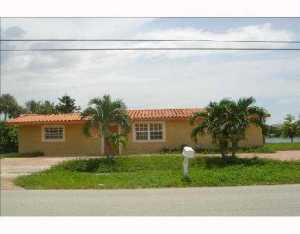 8071 W 14 Ave, Hialeah, FL 33014 photo 1