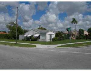 197 W 33 St, Hialeah, FL 33012 photo 1