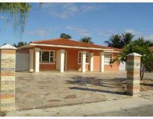 841 W 35 St, Hialeah, FL 33012 photo 1