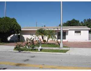 795 W 71 Pl, Hialeah, FL 33014 photo 1