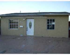 427 E 40 St, Hialeah, FL 33013 photo 1