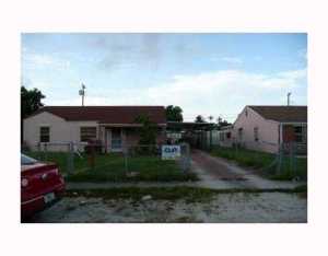 750 SE 4 Pl, Hialeah, FL 33010 photo 1