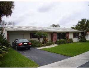 13913 Alamanda Ave, Hialeah, FL 33014 photo 1