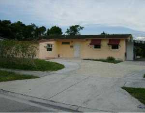 760 W 70 Pl, Hialeah, FL 33014 photo 1