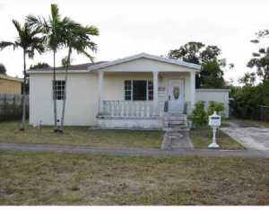 312 E 36 St, Hialeah, FL 33013 photo 1