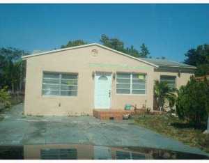 325 E 16 St, Hialeah, FL 33010 photo 1