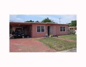 951 E 16 Pl, Hialeah, FL 33010 photo 1