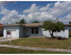701 E 52 St, Hialeah, FL 33013 photo 1