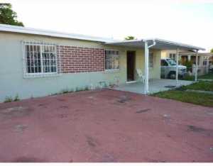 4190 E 9 Ct, Hialeah, FL 33013 photo 1