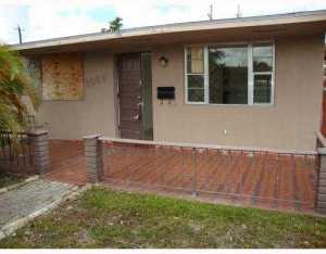 3296 W 14 Ln, Hialeah, FL 33012 photo 1