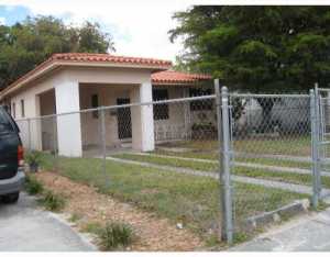 247 E 41 St, Hialeah, FL 33013 photo 1
