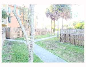 5201 Geneva Way #205, Miami, FL 33166 photo 1