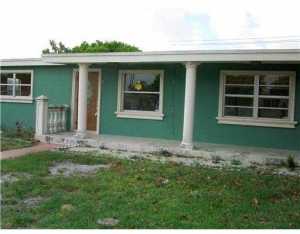 424 E 63 St, Hialeah, FL 33013 photo 1