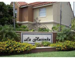 18338 NW 68 Ave #e, Hialeah, FL 33015 photo 1