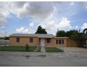 3550 E 9 Ct, Hialeah, FL 33013 photo 1