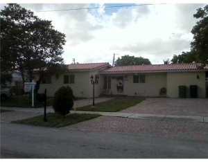 17810 NW 79 Pl, Hialeah, FL 33015 photo 1
