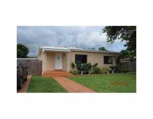 925 E 30 St, Hialeah, FL 33013 photo 1