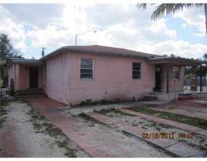 804 E 23 St, Hialeah, FL 33013 photo 1