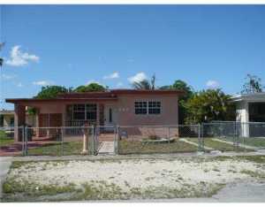 667 E 18 St, Hialeah, FL 33013 photo 1