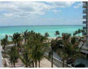 160 N Esplanade Dr, Miami, FL 33166 photo 1