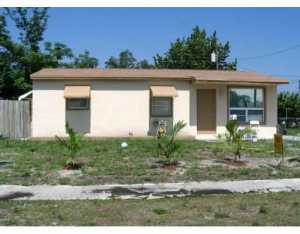 962 E 32 St, Hialeah, FL 33013 photo 1
