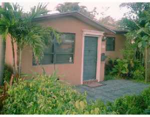 341 W 37 St, Hialeah, FL 33012 photo 1