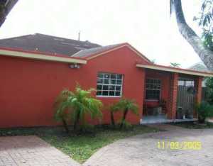 740 SE 1 Pl, Hialeah, FL 33010 photo 1