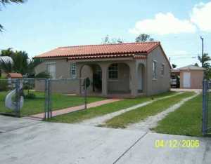 912 E 31 St, Hialeah, FL 33013 photo 1