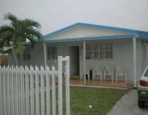 4263 E 9 Ct, Hialeah, FL 33013 photo 1