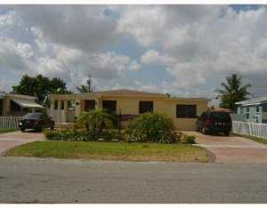 220 E 59 St, Hialeah, FL 33013 photo 1