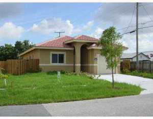 4125 E 3 Ave, Hialeah, FL 33013 photo 1