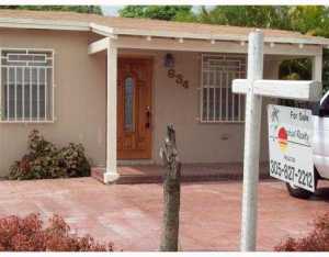 634 W 37 St, Hialeah, FL 33012 photo 1