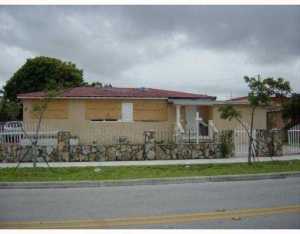 430 E 42 St, Hialeah, FL 33013 photo 1