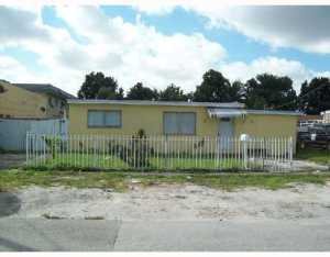 390 E 51 St, Hialeah, FL 33013 photo 1
