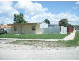 1091 E 20 St, Hialeah, FL 33013 photo 1