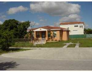 367 W 11 St, Hialeah, FL 33010 photo 1