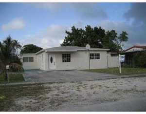 271 E 55 St, Hialeah, FL 33013 photo 1