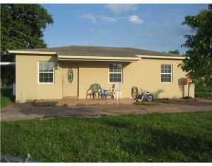 902 E 37 St, Hialeah, FL 33013 photo 1