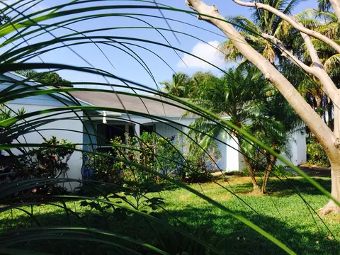 402 Dover, Tequesta, FL 33469 photo 1