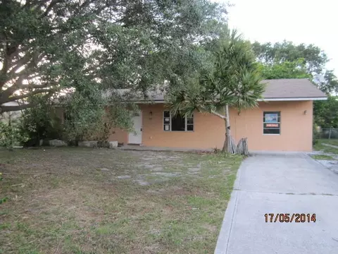 909 SE Se Lk, Stuart, FL 34994 photo 1